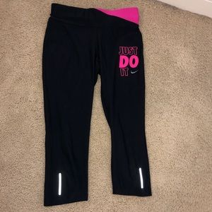 gray nike cropped leggings